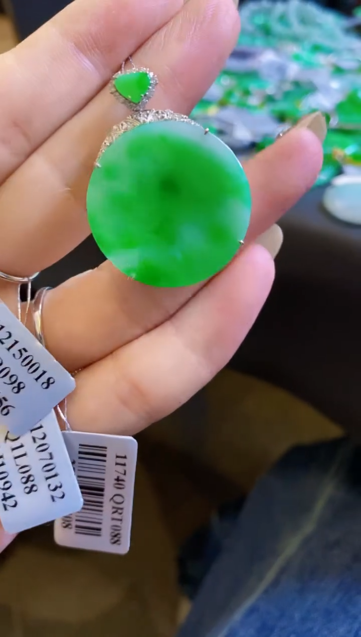 【闪购商品】定制翡翠18K金镶嵌圆牌