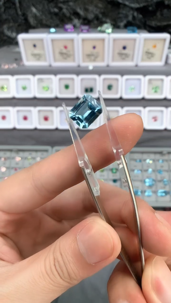 【闪购商品】定制海蓝宝石裸石未镶嵌e11 3.73ct