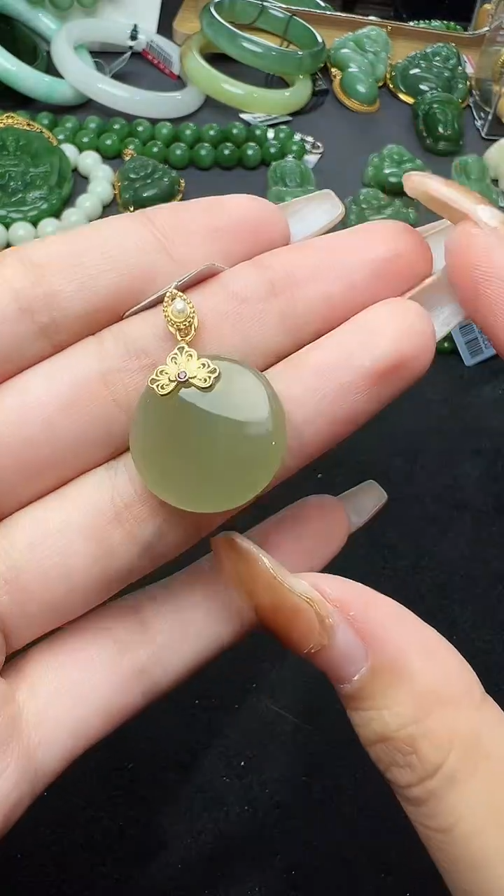 【闪购商品】和田玉吊坠(赠链)未镶嵌34