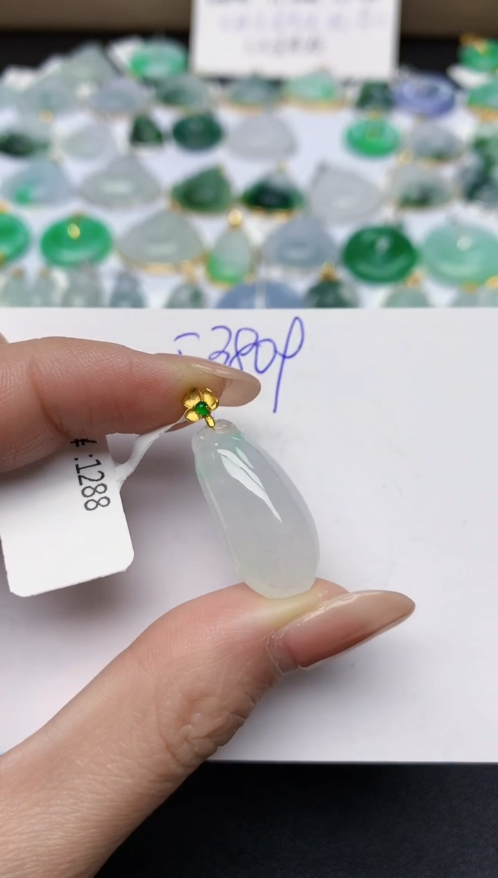 颈饰18K金镶嵌翡翠天然缅甸A货翡翠百元以上9元证书费自理
