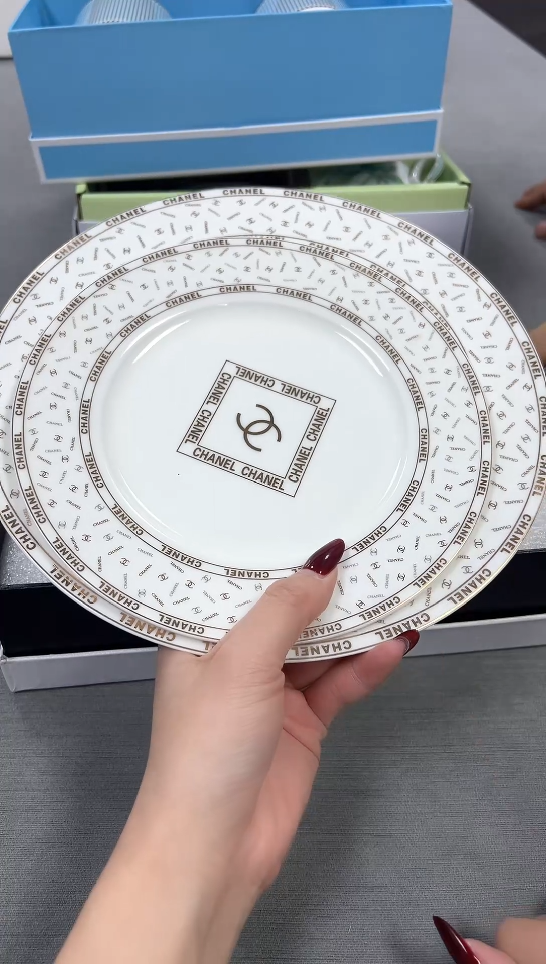 【闪购商品】瓷片新号开播不计成本欢迎点菜！