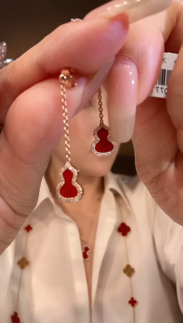 耳钉18K金镶嵌钻石小葫芦耳钉ZZ