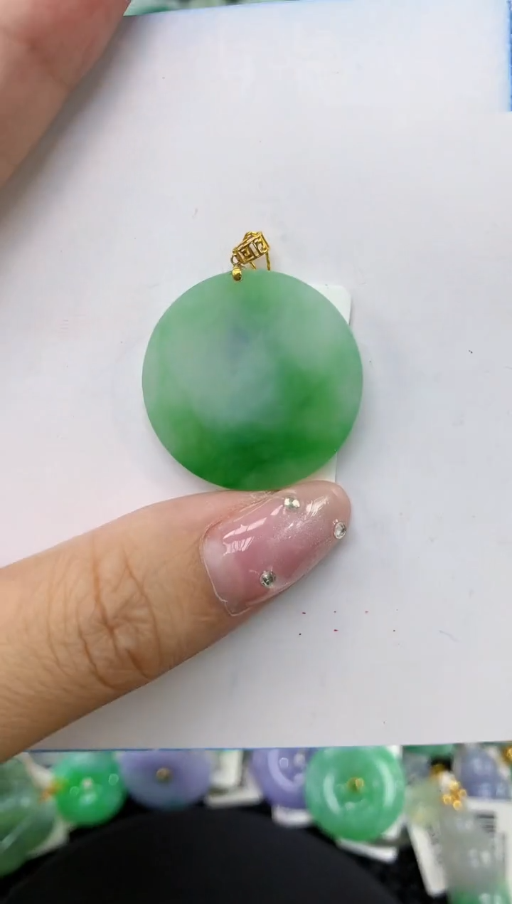 翡翠18K金镶嵌颈饰11111111111