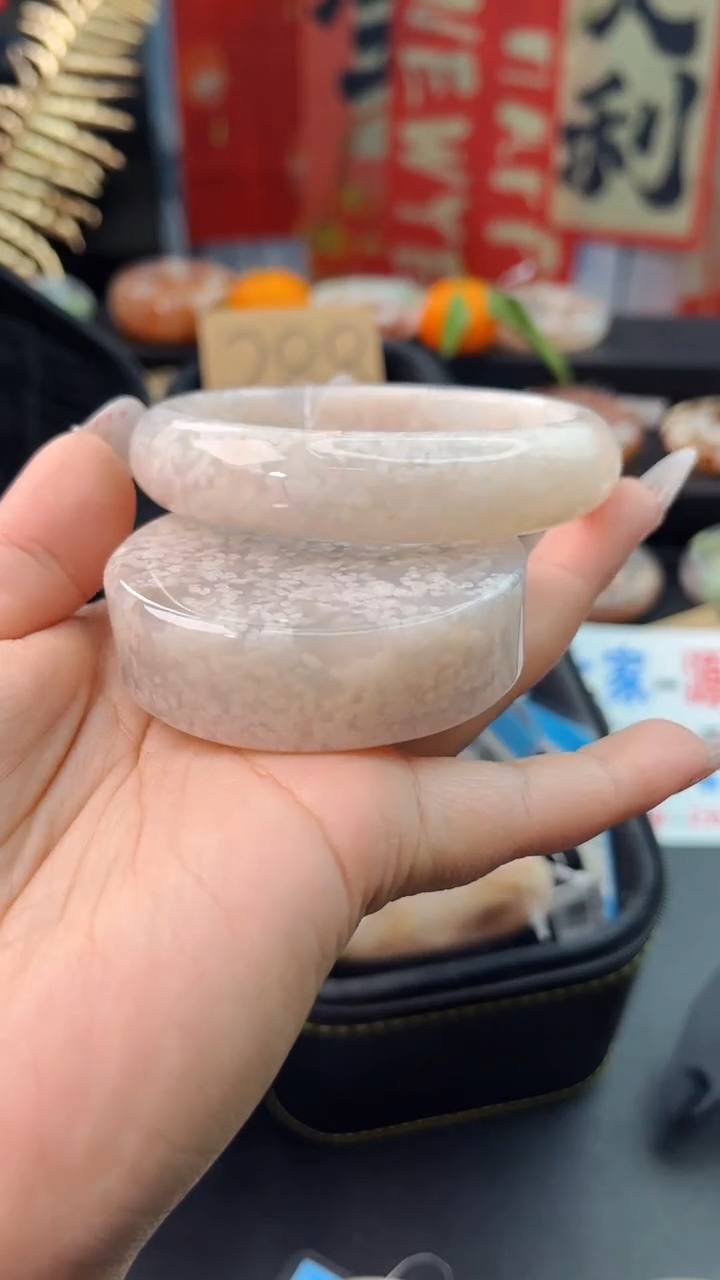 【闪购商品】石英质玉手镯未镶嵌赠送镯心（63圈口）