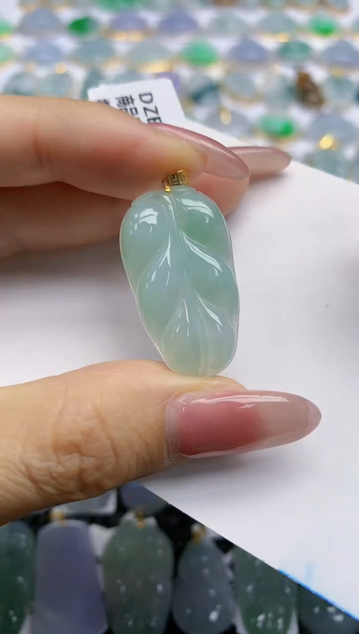 【闪购商品】翡翠挂件18K金镶嵌天然翡翠A货