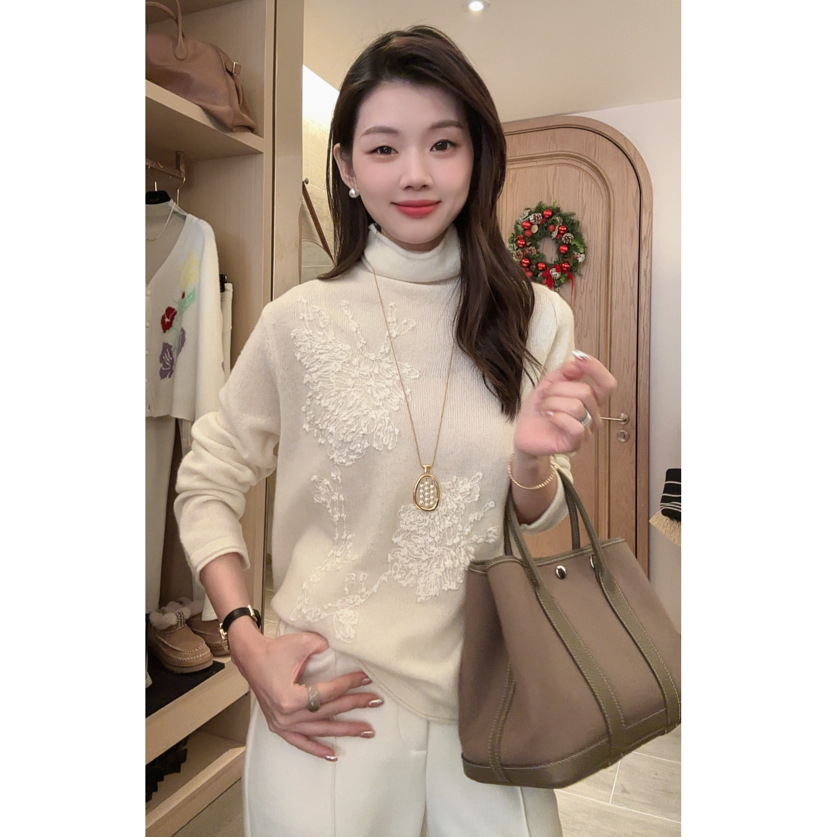 【织间暗蕊】·‘’山羊绒+绵羊毛花瓣刺绣针织高领羊毛衫