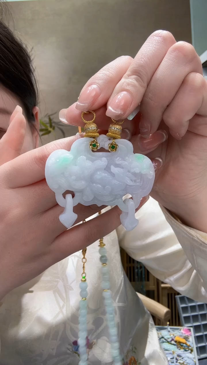 【闪购商品】翡翠颈饰未镶嵌吊坠