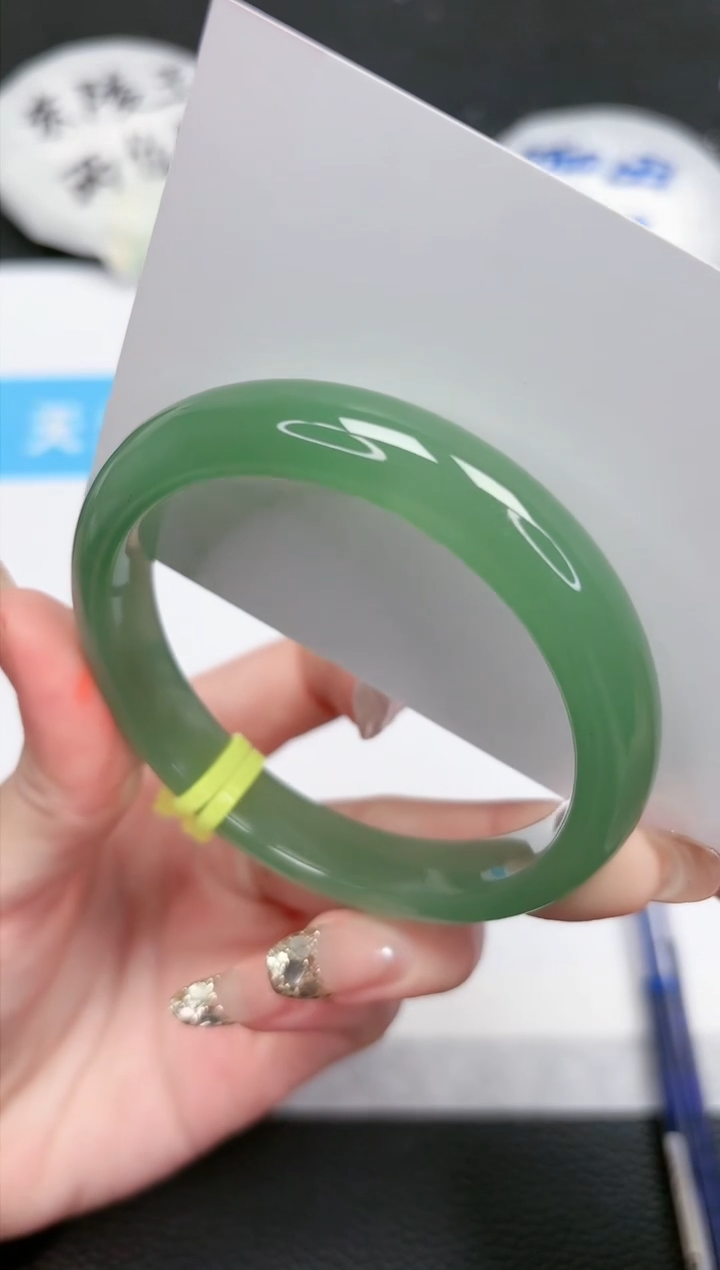 【闪购商品】石英质玉手镯未镶嵌61-55