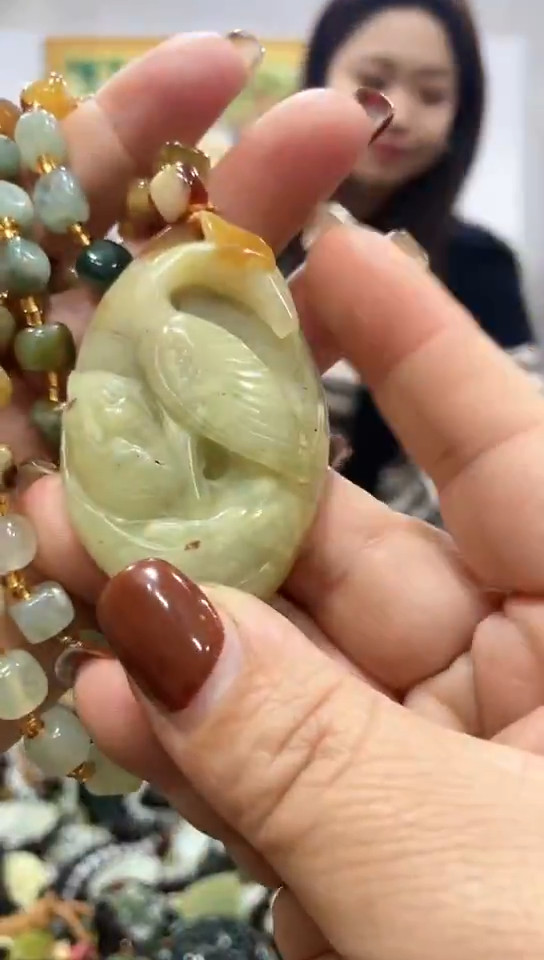 未镶嵌岫玉挂件 