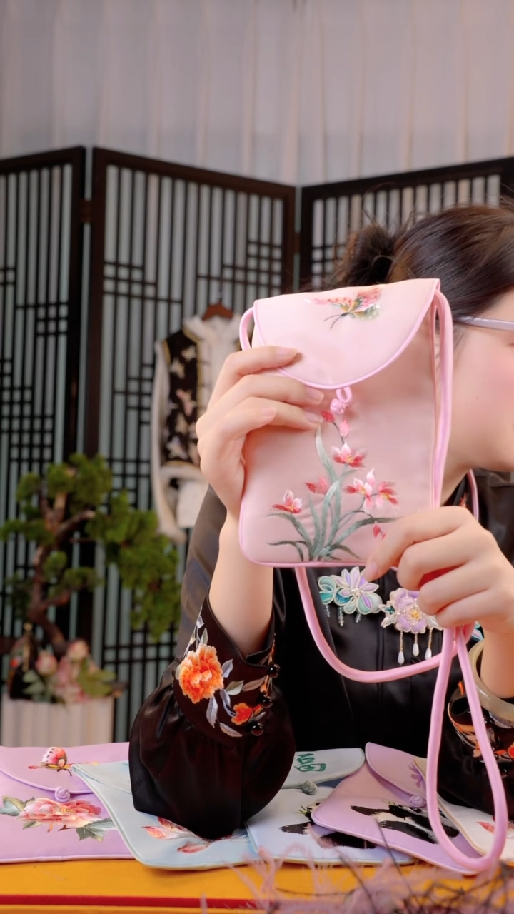 刺绣非遗苏绣手工饰品