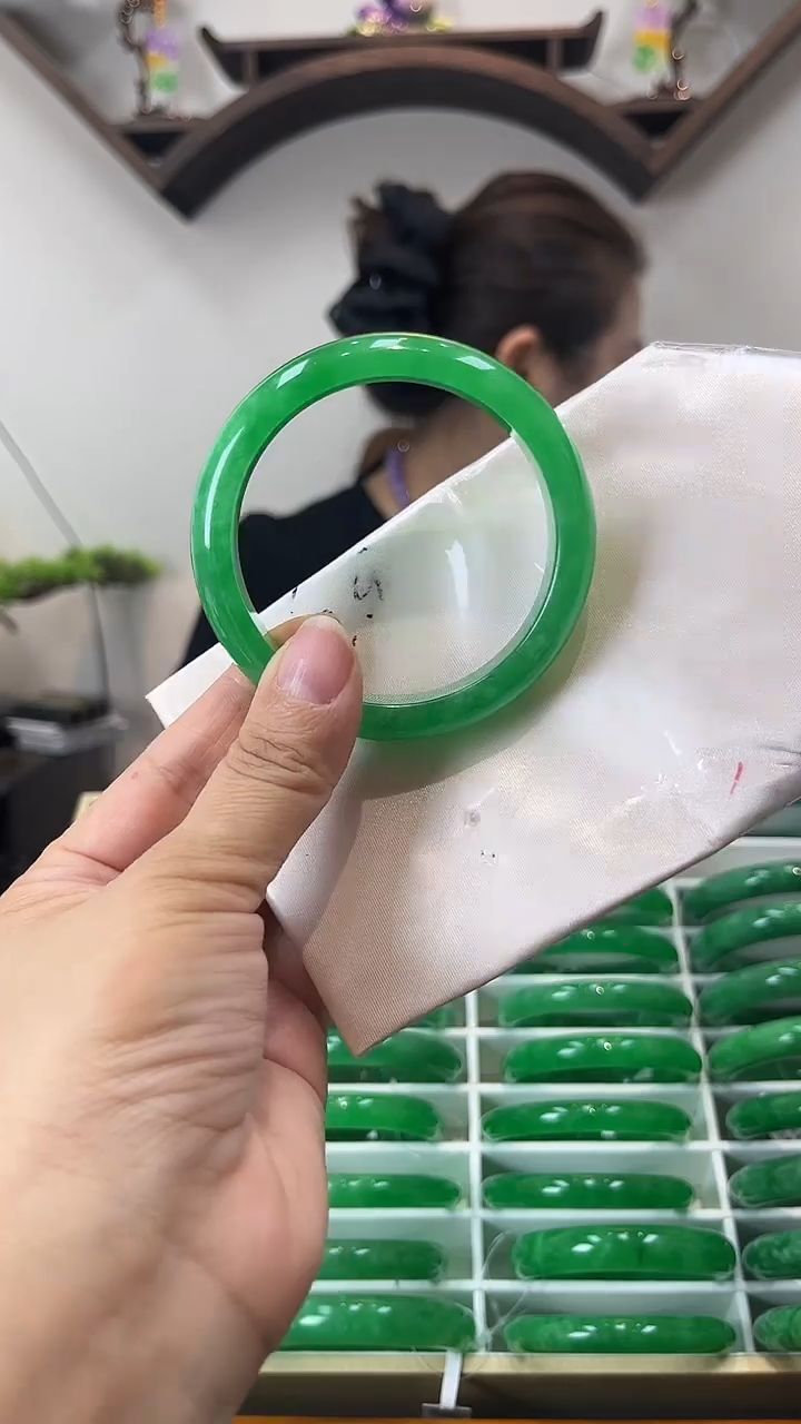 【闪购商品】砖雕闪72 圈口59.3独货手镯