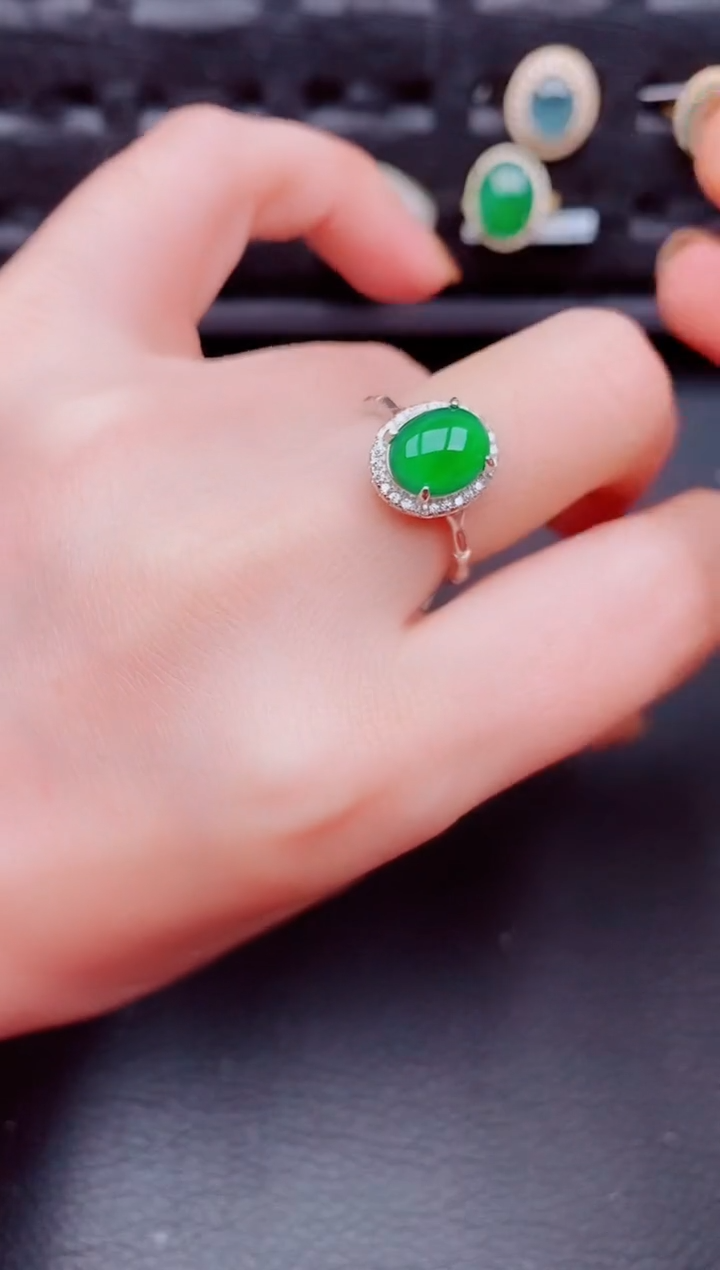 【闪购商品】翡翠戒指银S925镶嵌天然a货翡翠952