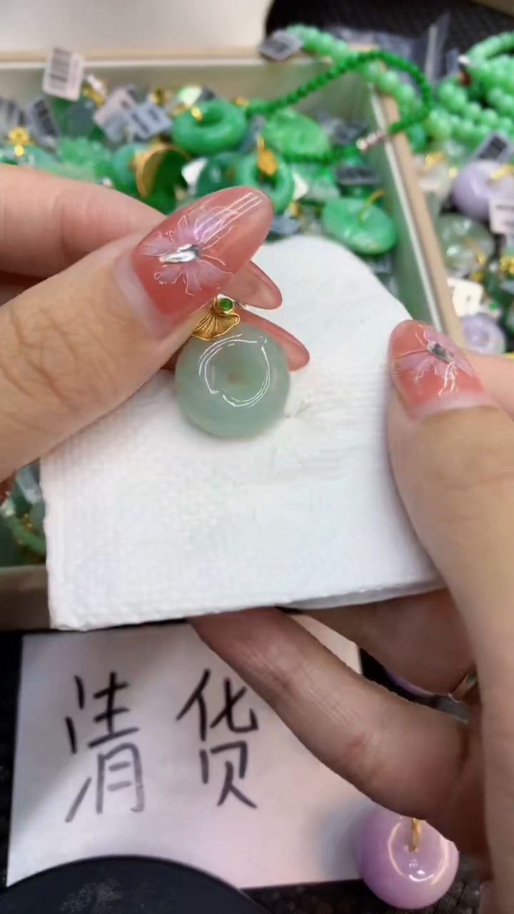 颈饰未镶嵌翡翠1