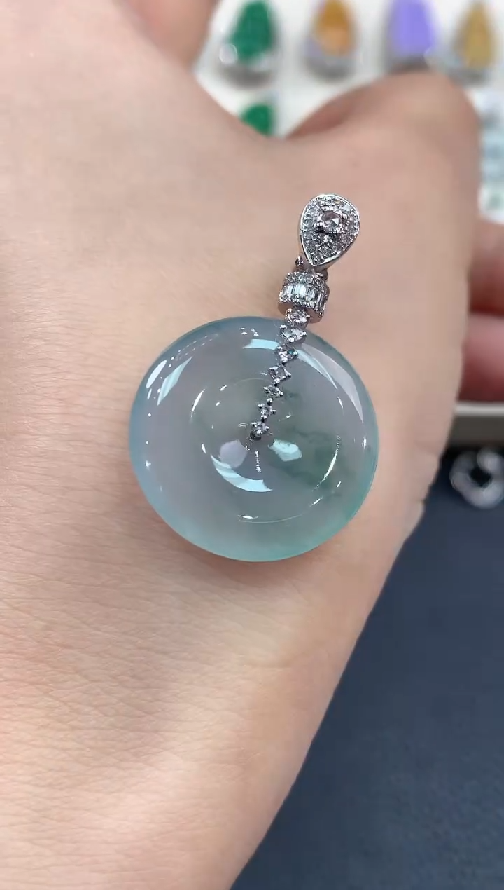 【闪购商品】翡翠吊坠(不含链)18K金镶嵌C14    