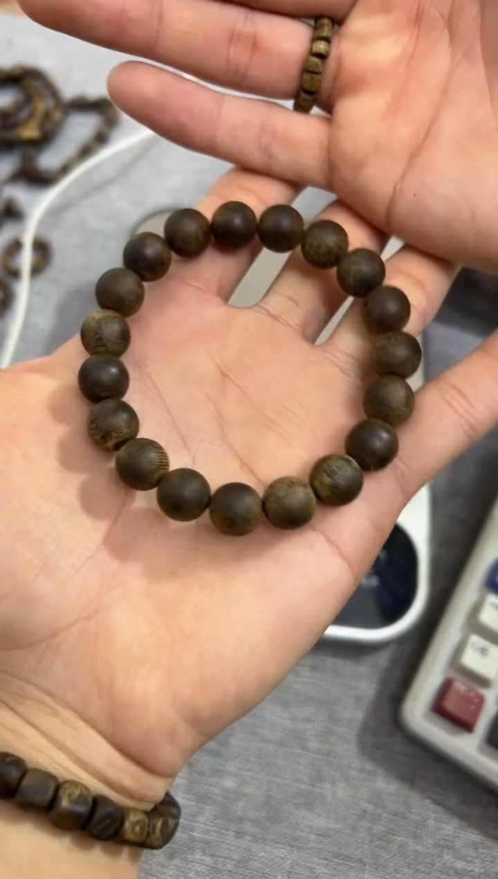 【闪购商品】沉香手串1.0圆珠单圈12克+ 多样性发其一