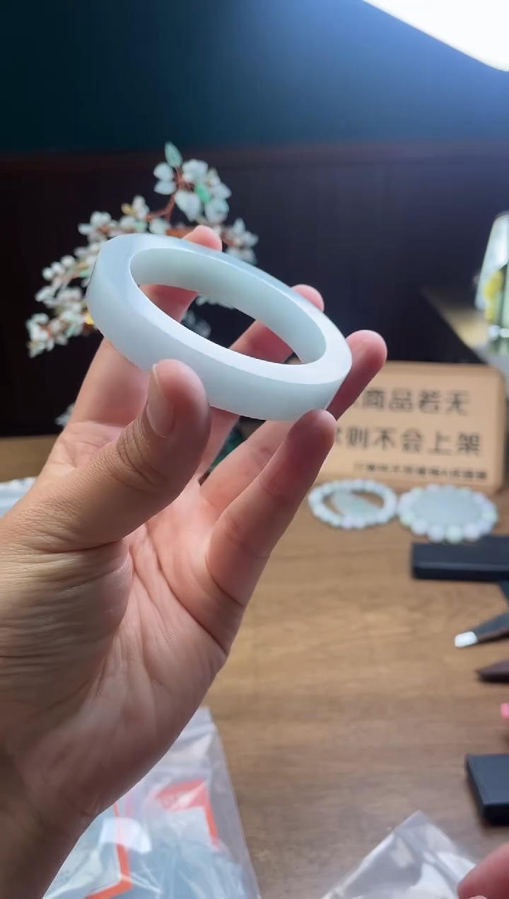 【闪购商品】定制翡翠手镯未镶嵌定制
