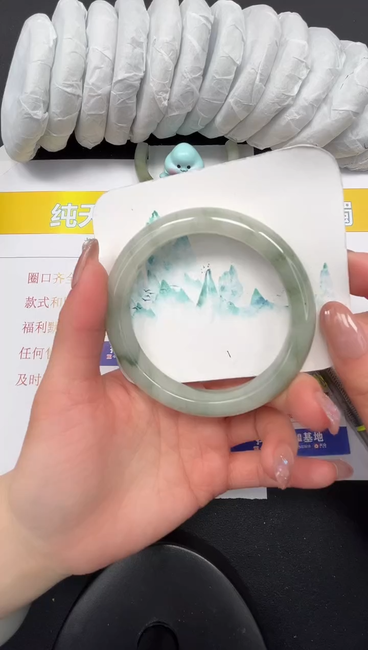 【闪购商品】石英质玉手镯未镶嵌30-65