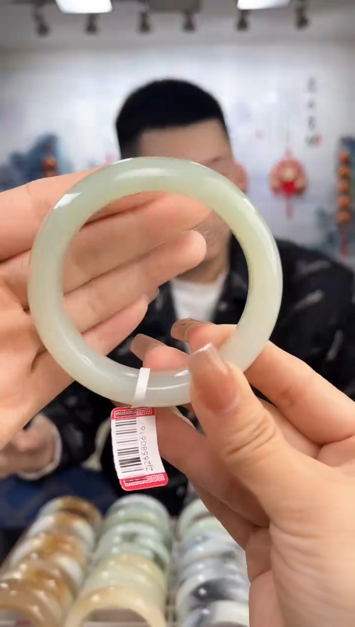 【闪购商品】和田玉手镯未镶嵌56圈口0616