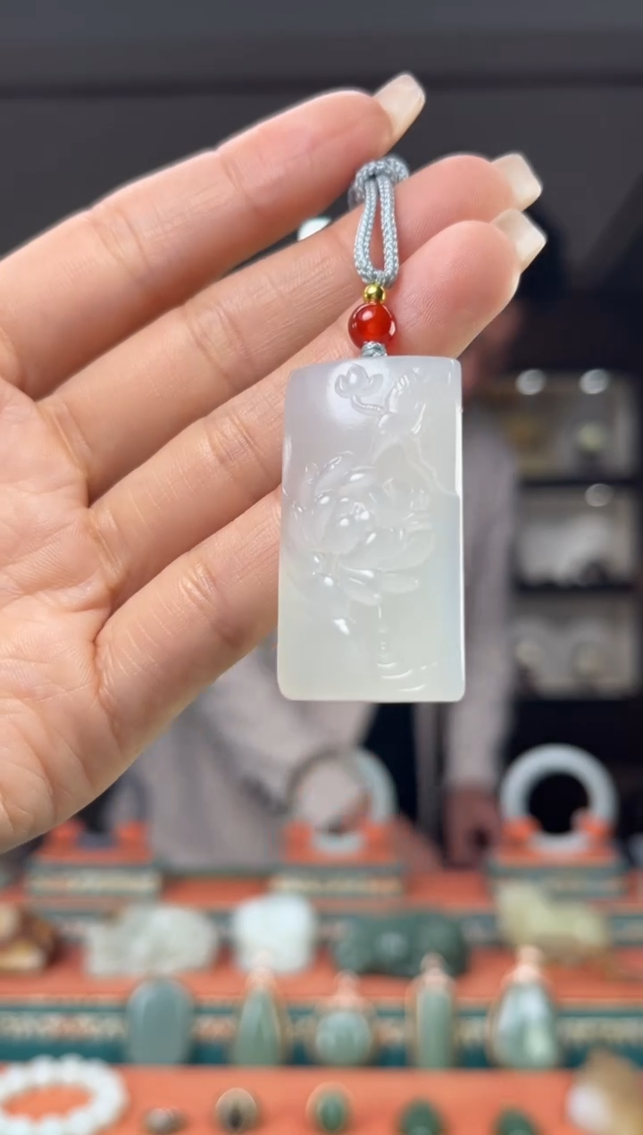 颈饰未镶嵌和田玉佩佩