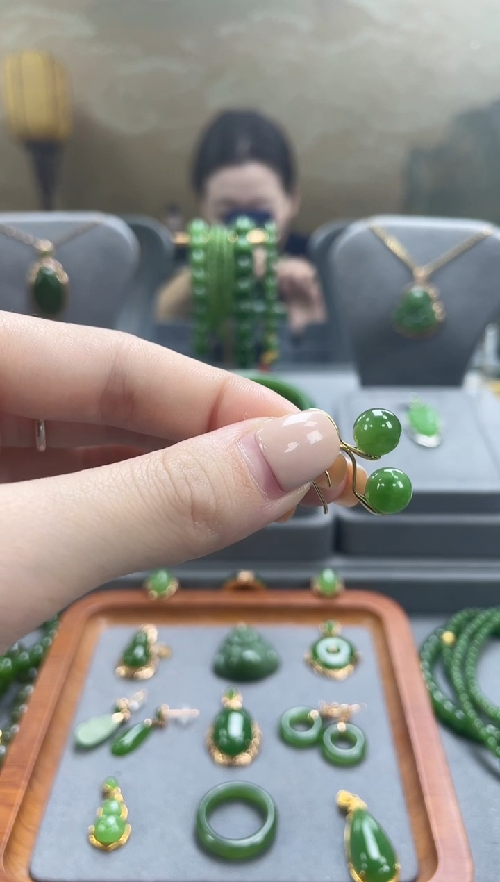 银S925镀金镶嵌和田玉耳饰银S925镀金镶嵌 和田玉 耳饰