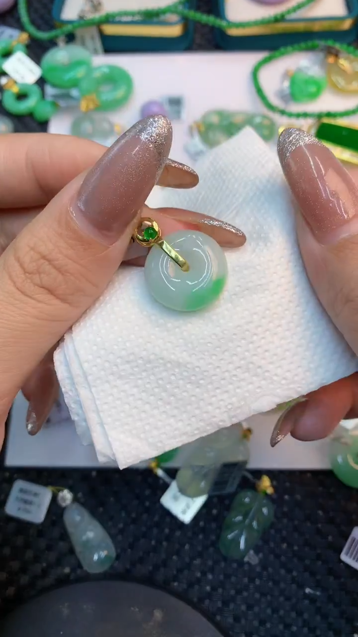 颈饰未镶嵌翡翠1