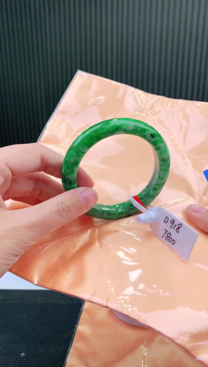 未镶嵌手镯翡翠56+