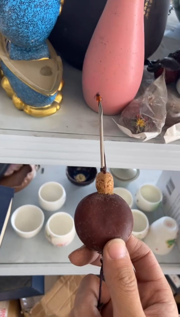 无运费险有瑕疵的摄影的产品有使用过的痕迹有点脏介意勿拍杯