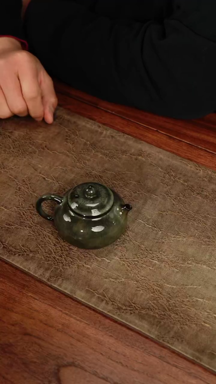 【闪购商品】【览古雅韵】铁胎窑变壶