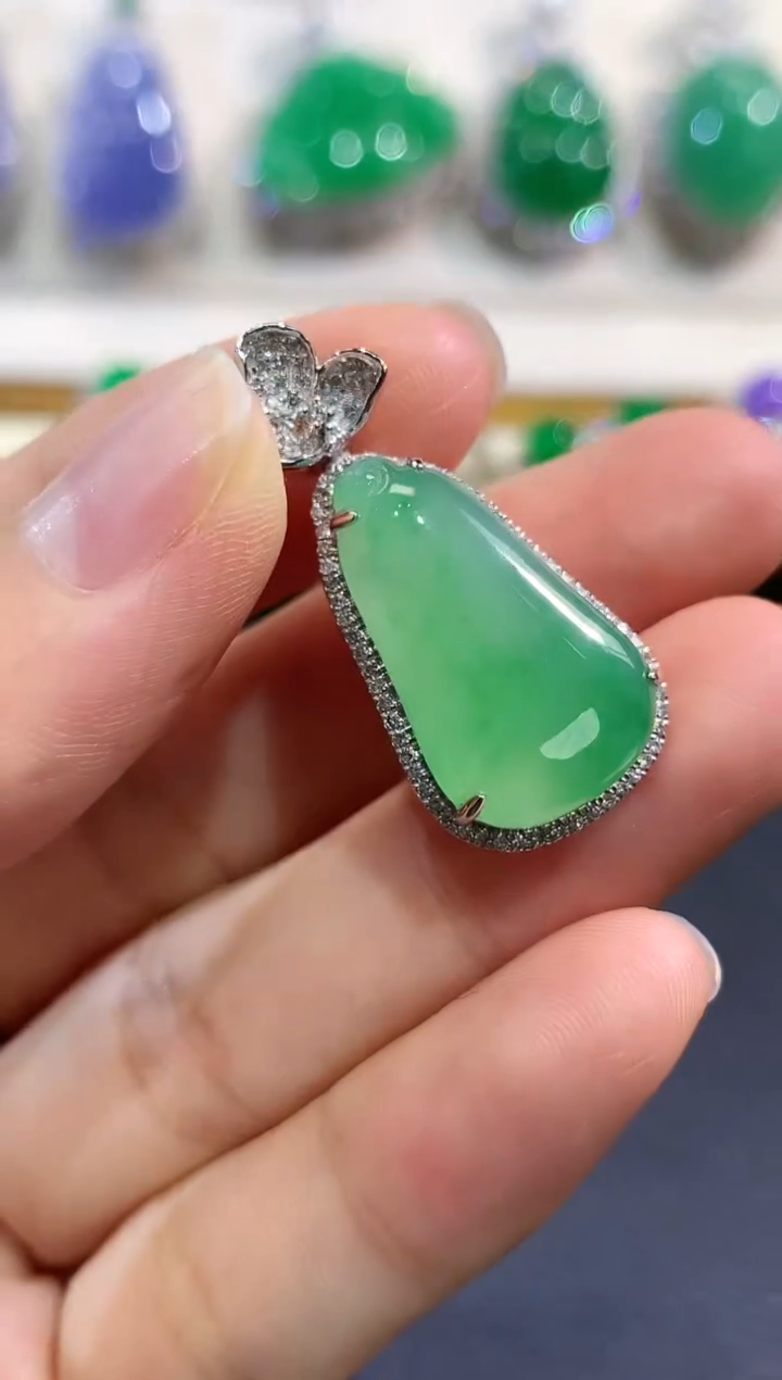 【闪购商品】翡翠吊坠(不含链)18K金镶嵌q32