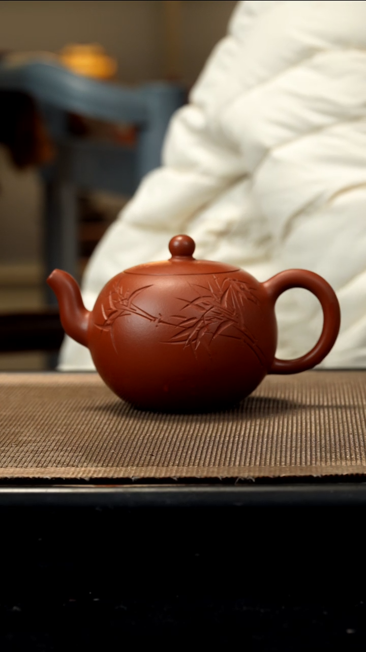 紫砂茶盏朱泥刻绘一粒珠240CC