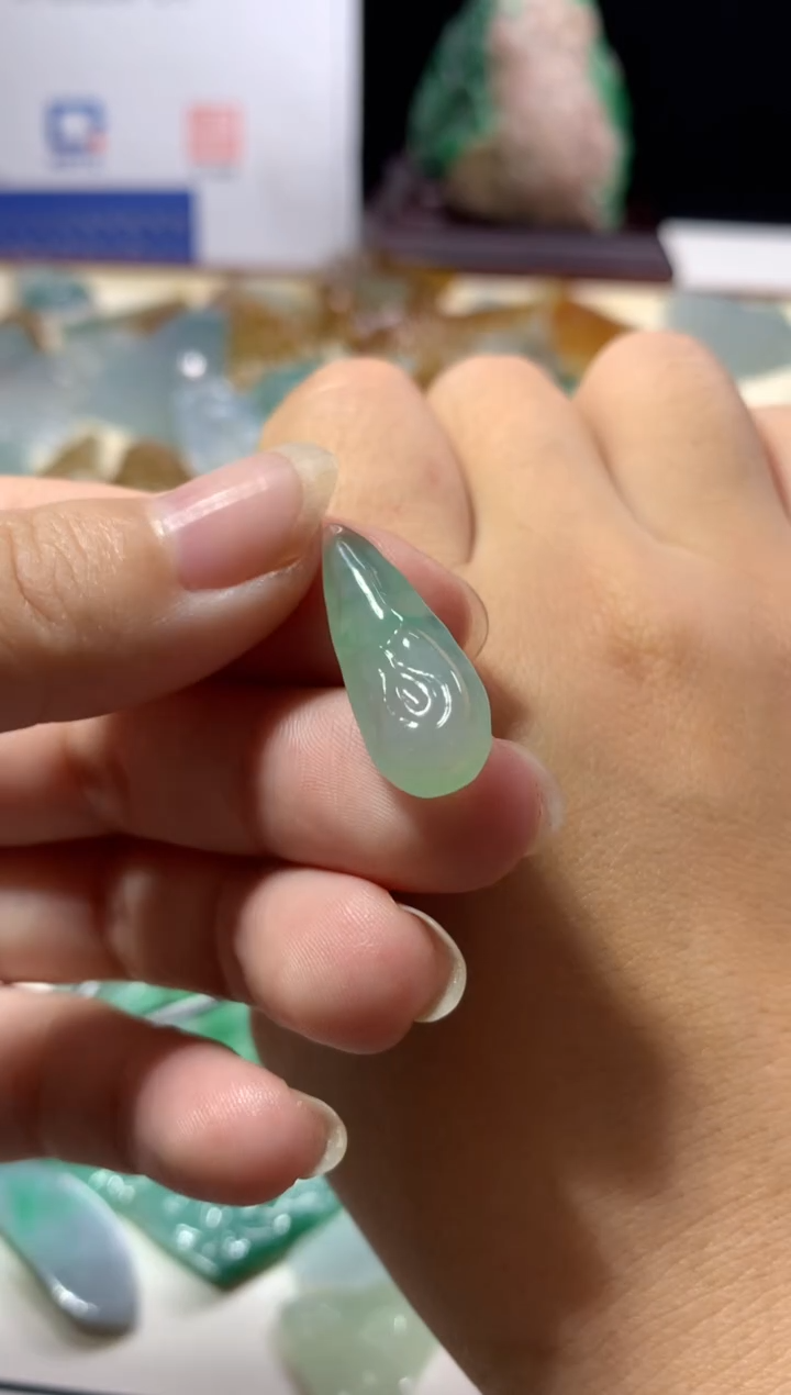 【闪购商品】翡翠颈饰未镶嵌吊坠