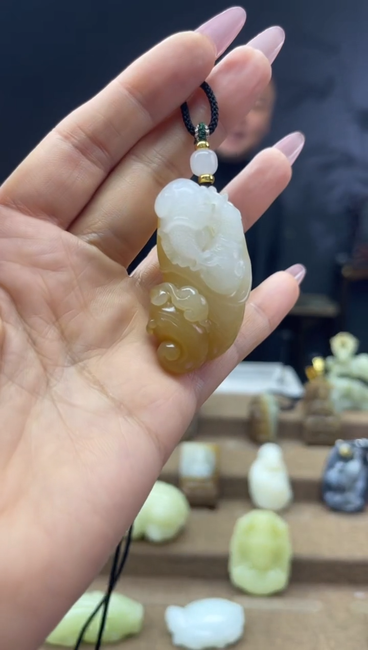 颈饰未镶嵌和田玉1