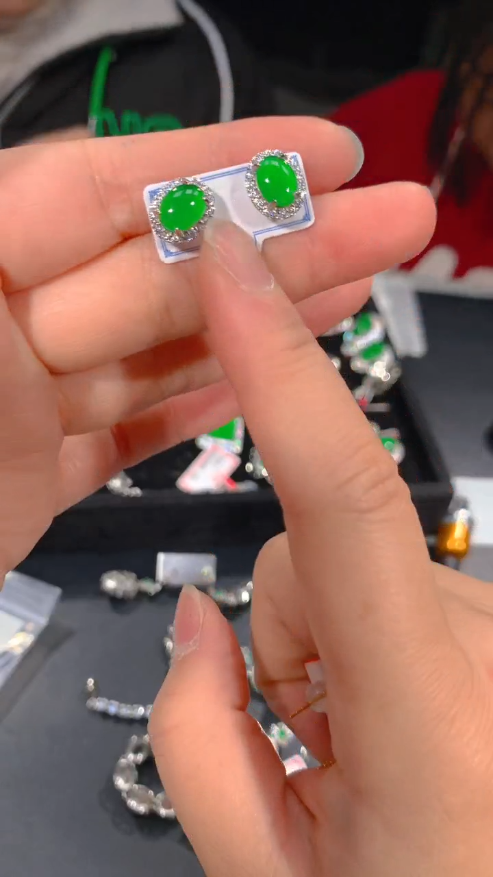 【闪购商品】定制翡翠未镶嵌43定制翡翠，多样性发货（发其一）