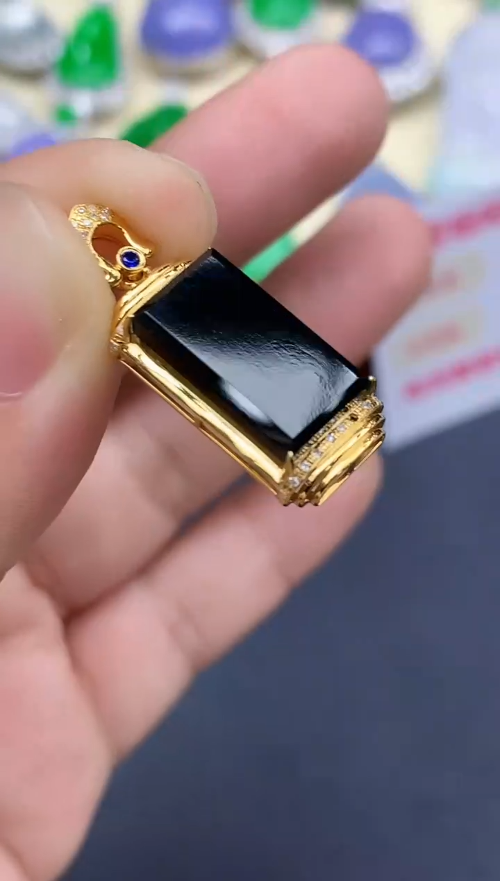 颈饰18K金镶嵌翡翠370-中国好珍宝