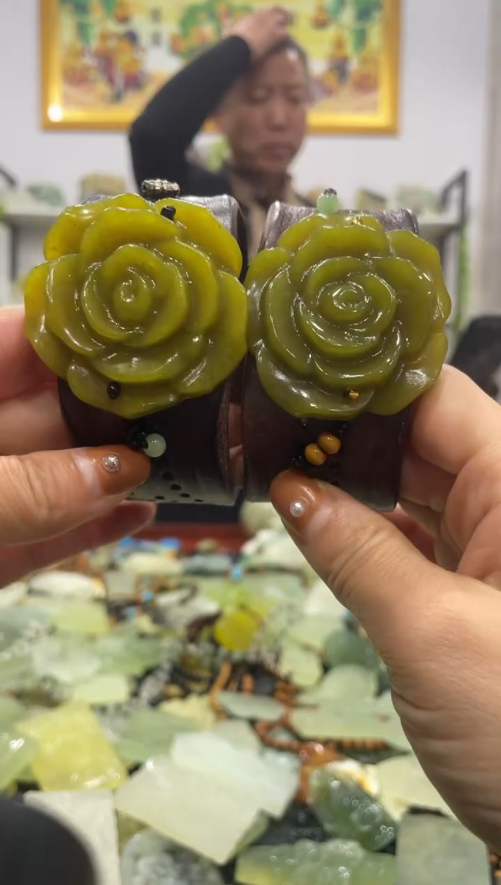 【闪购商品】岫玉手牌未镶嵌多样性发货其中发一件