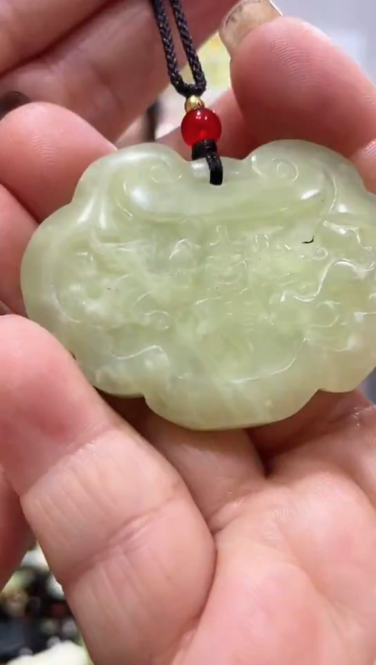 未镶嵌岫玉挂件 