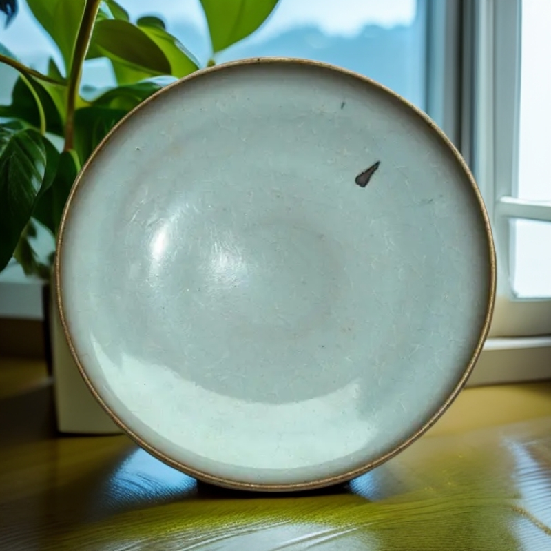 钧窑天青釉鸡心盘冰裂纹