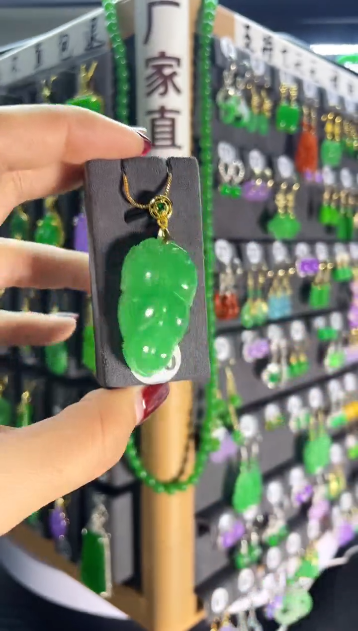 【闪购商品】翡翠耳饰银S925镶嵌216...