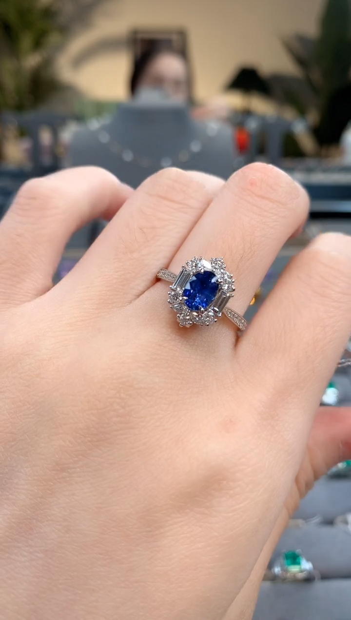 【闪购商品】蓝宝石戒指18K金镶嵌1.06ct