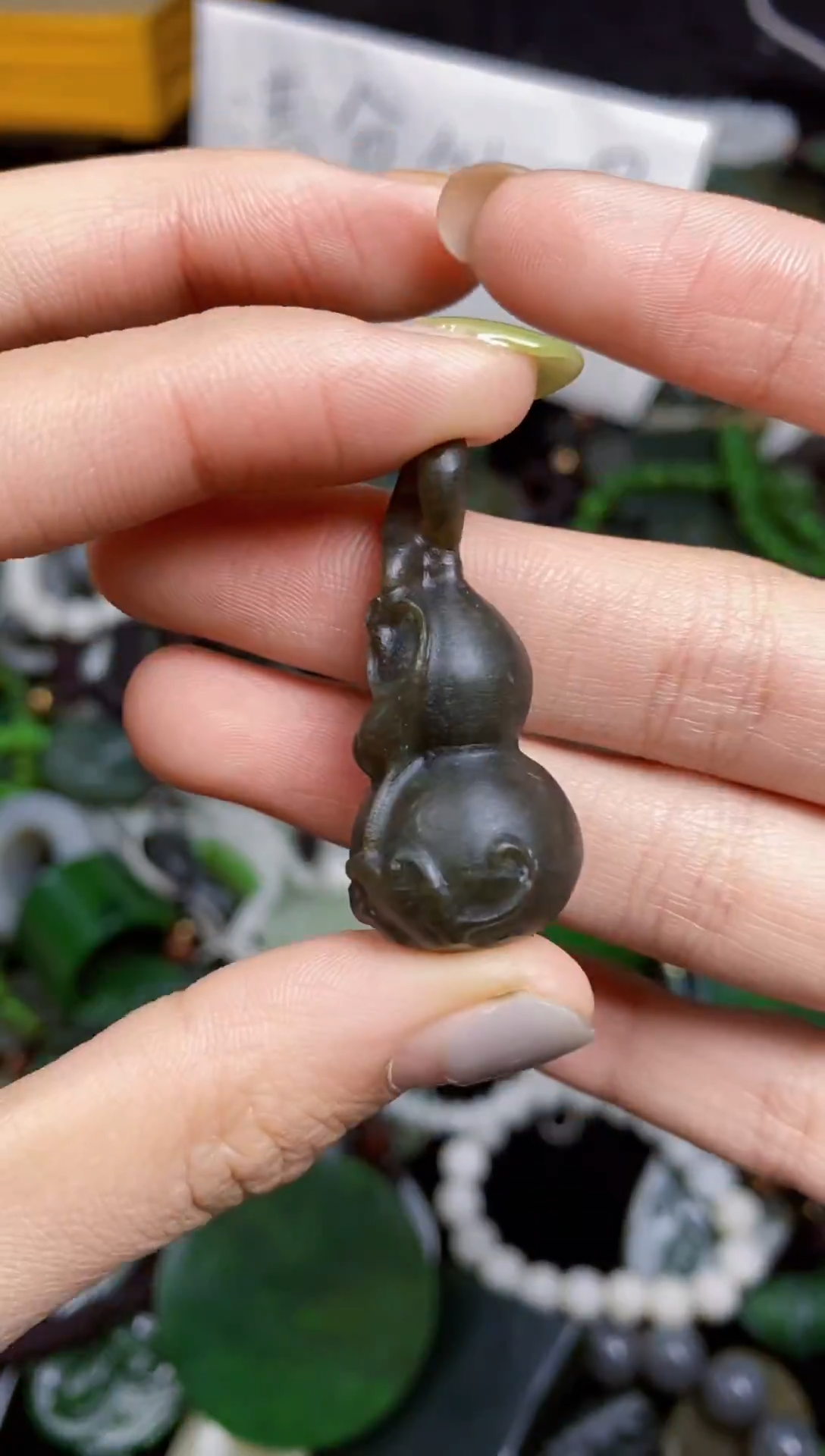 颈饰未镶嵌和田玉1