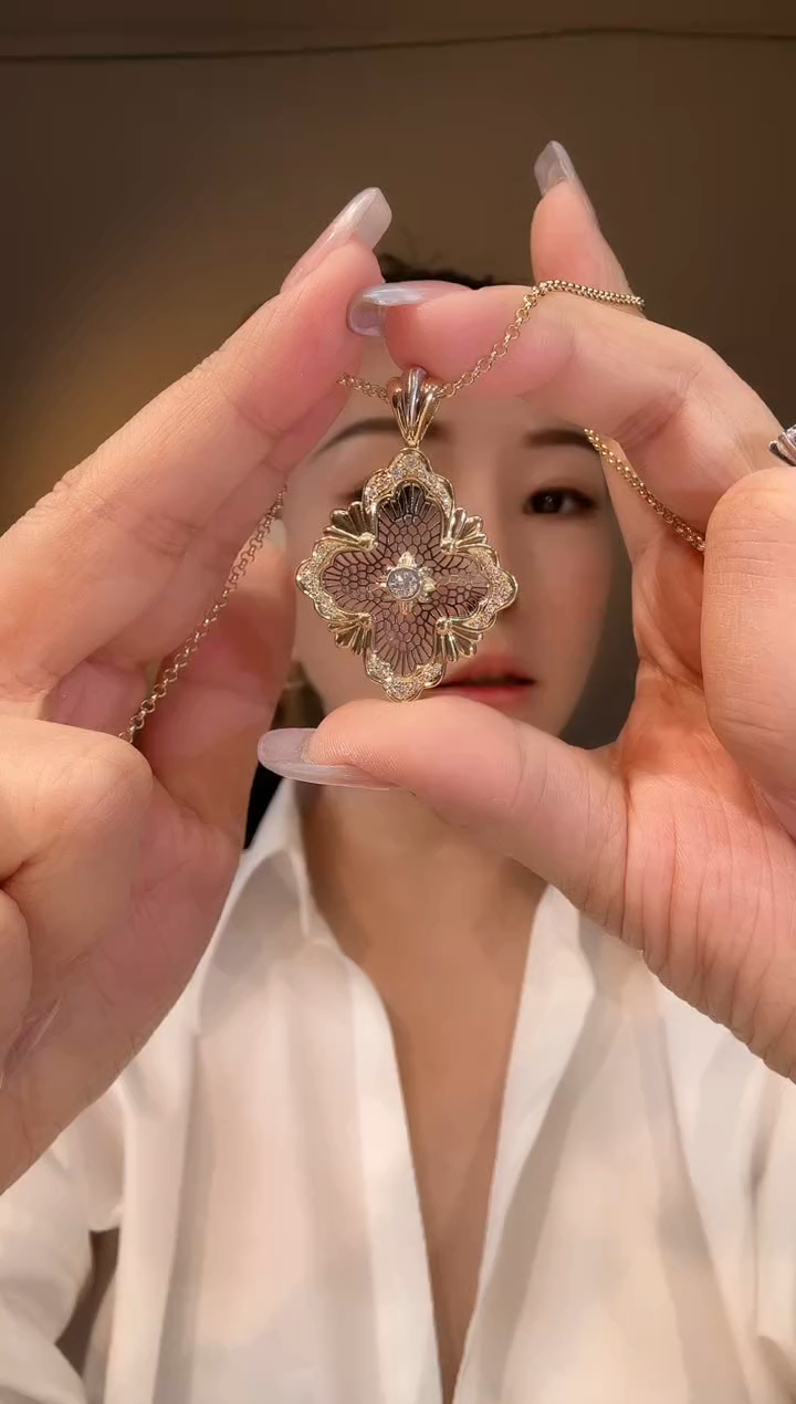 【闪购商品】钻石颈饰18K金镶嵌蜂窝大号布布四叶草项链