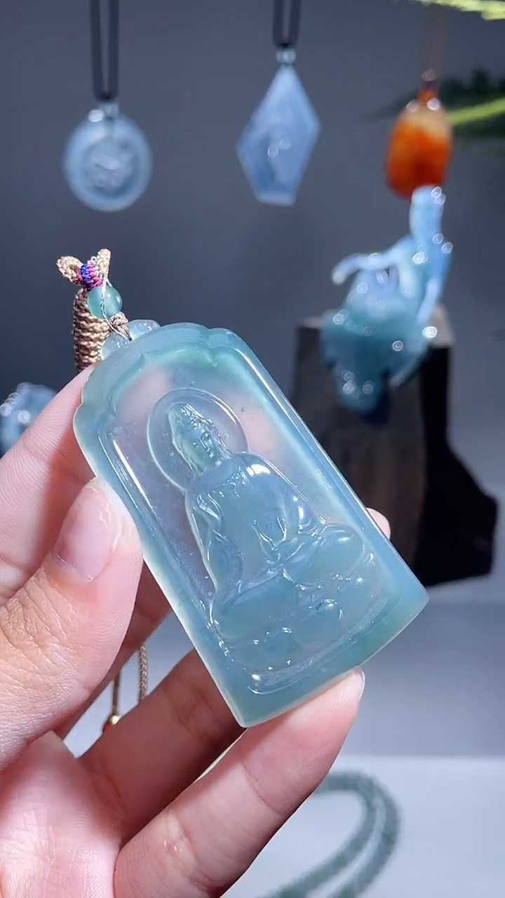 颈饰未镶嵌翡翠观音