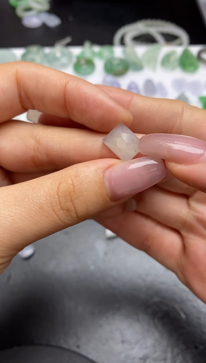 【闪购商品】定制翡翠未镶嵌翡翠毛货~