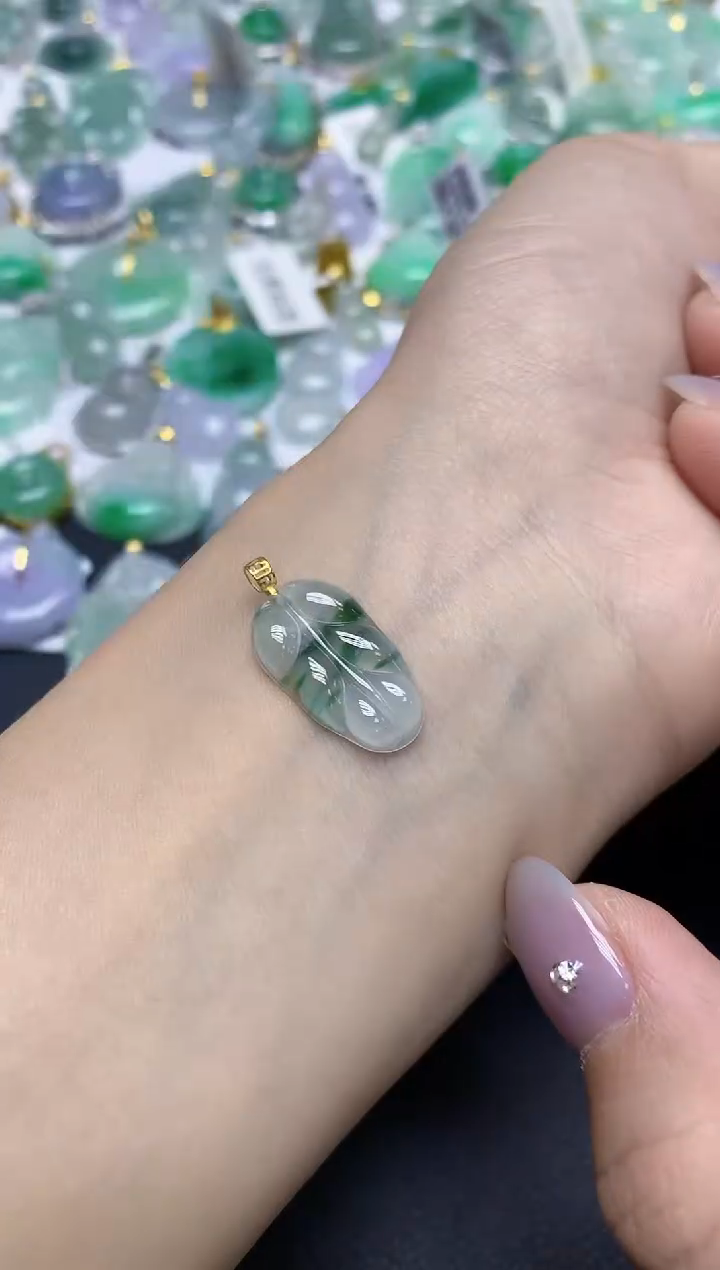 颈饰18K金镶嵌翡翠天然缅甸翡翠A货百元以上9元证书费自理