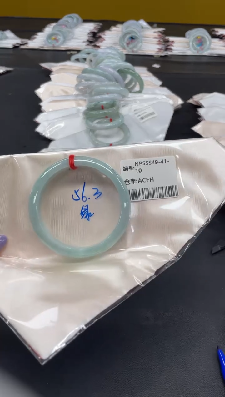 未镶嵌手镯翡翠翡翠手镯