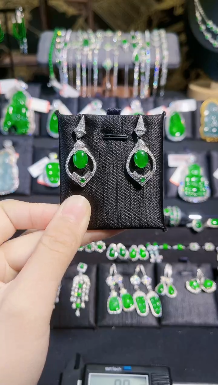 【闪购商品】翡翠耳饰银S925镶嵌蛋面耳钉