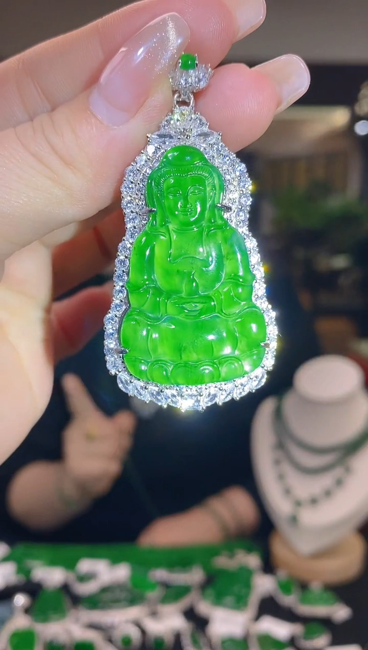 【闪购商品】翡翠吊坠(不含链)未镶嵌多样性发其一