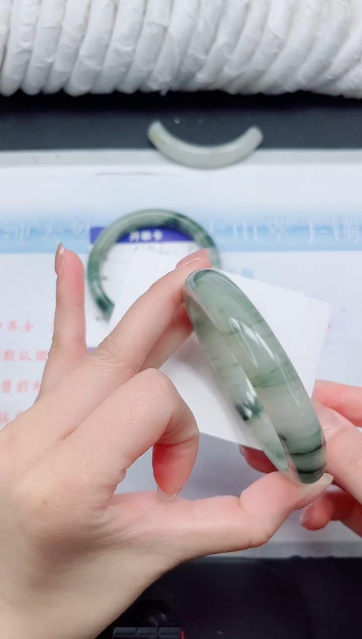 【闪购商品】石英质玉手镯未镶嵌104-58.3