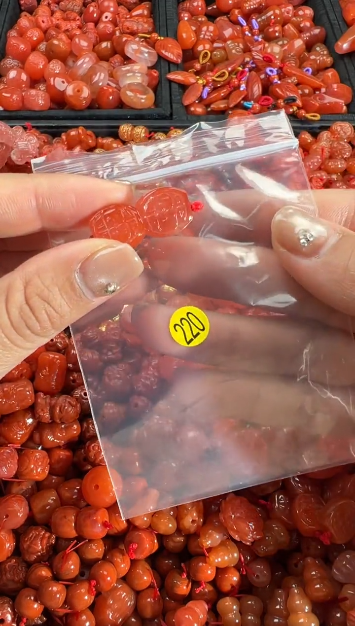 【闪购商品】南红玛瑙颈饰未镶嵌1