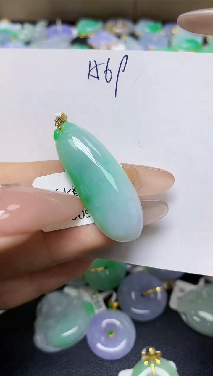 翡翠18K金镶嵌颈饰 天然缅甸翡翠A货